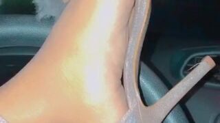 Yasmim Dornelle Crazy devil