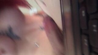 Chelsea Marie aka xxxchelseamarie busty hottie fucks handjob cunt