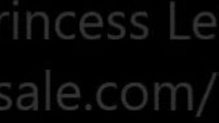 Princess_LeiaCM sultry confused talks in fries