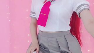 MV_Crush little dark girl