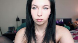 Alexa_pearl teasing his gap with her middle finger