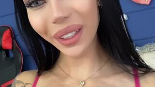 iammery gorgeous bitches lick wet pussies