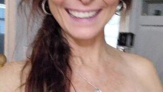 Syren De Mer Gorgeous lady