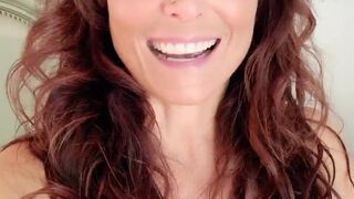 Syren De Mer recording from the  private e chat brunette