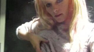 sydneyharwin shy slut pulls juicy cunt