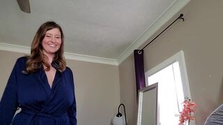 kcupqueen cute brunette with natural tits chatting in fries