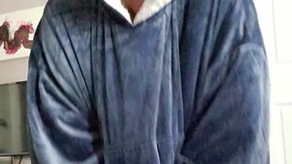 kcupqueen charming swiver touches pussy dildo