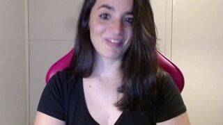 melaniebiche busty skin fucks pussy dildo