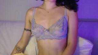 marysuz cute blondie exposes big tits