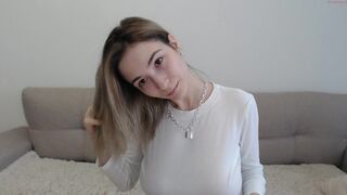 lizamyah submissive chick makes suction