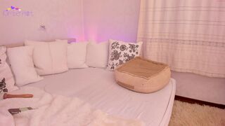 kimberhot hot bitch punches holes with fingers