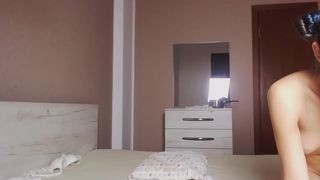 jennieedge sweet sweetie gives a big booty