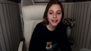 coyeva gets an orgasm from jerking