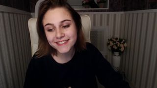 coyeva gets an orgasm from jerking