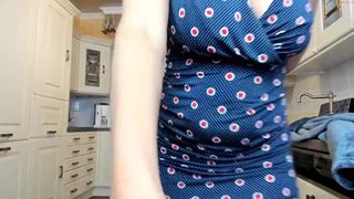 tunderose chubby trying to shove a dildo in the ass