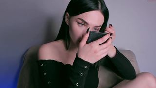 getting_high_ skinny lady jerking pussy with dildos