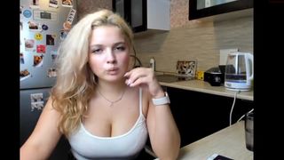 crystalparis cute lady jerking off her cunt