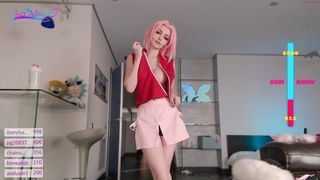 sia_siberia blonde slut twirls elastic booty