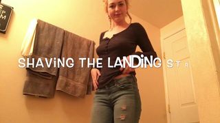 callieblackx gorgeous babe fucks her shaved cunt