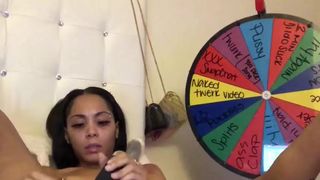 Arnisiaxxx exquisite woman pulls the vagina