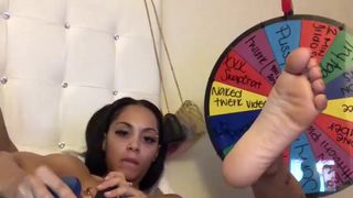 Arnisiaxxx exquisite woman pulls the vagina