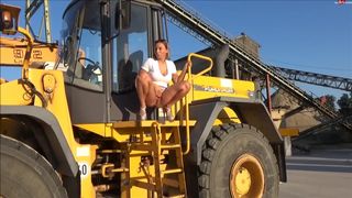 LilliVanilli MyDirtyHobby vicious lady pins her cap