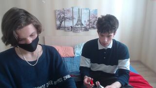 boruto_kyn nude chick posing on the couch