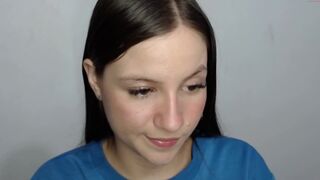 anny0201 pretty lady puts on juicy vagina