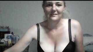 77gurl beautiful chick fucks a fat man