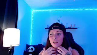 bigtittedtattedlesbian 31 October 2020