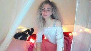 shy_nancy Beauty with cool curves