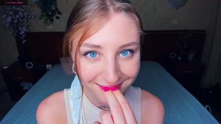 evalanis big ass blonde in stockings twisting her ass