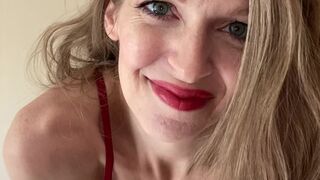 thejensensplay big breasted harlot massages nipples