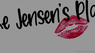 thejensensplay sweet chick fucks both holes