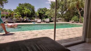 akadanidaniels gorgeous mare fingering sex toy