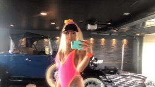 Eva Paradis Naughty chick