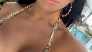 Jaslyn Lee aka tsjaslynlee nude cutie shows juicy charms