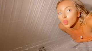 Ashley Danielle Busty chick