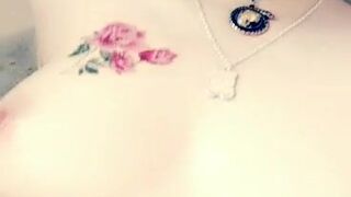 thegoldengoddes charming babe magically shows her body