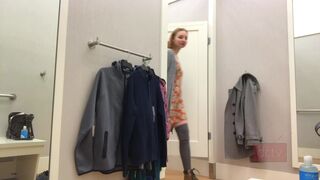 Delilah Cass hot harlot fingering vibrator