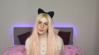 Alexis heavy Adorable wench