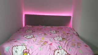 Alexis heavy fingering her asshole