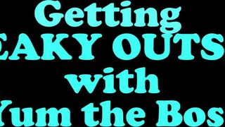 Getting gorgeous chick fucks pussy with phallus