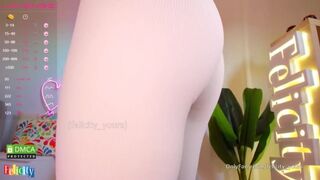 felicity_yours gorgeous beast caresses the vagina with fingers