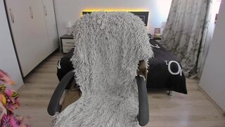 elissavibe whore babe masturbates pussy