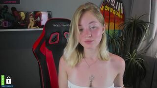 elisa_piere blonde with cool ass shows wide anus