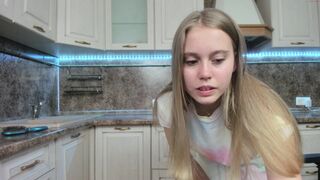 brightrays__ Blonde in stockings