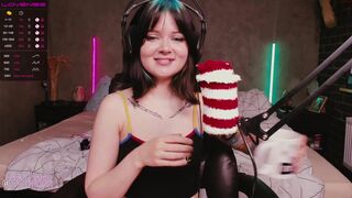 alicewonder nice lady massages vagina