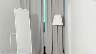 abelladangerrr beauty close fingers clit