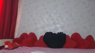 1dream_magical busty brunette sucks dildo